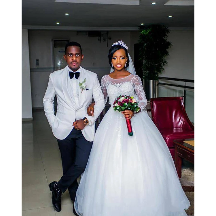 2019 Africa Wedding Dress Ball Gown Appliques Sequins Long Sleeves Wedding Gowns Custom Made Bridal Dresses
2019 Africa Wedding Dress Ball Gown Appliques Sequins Long Sleeves Wedding Gowns Custom Made Bridal Dresses