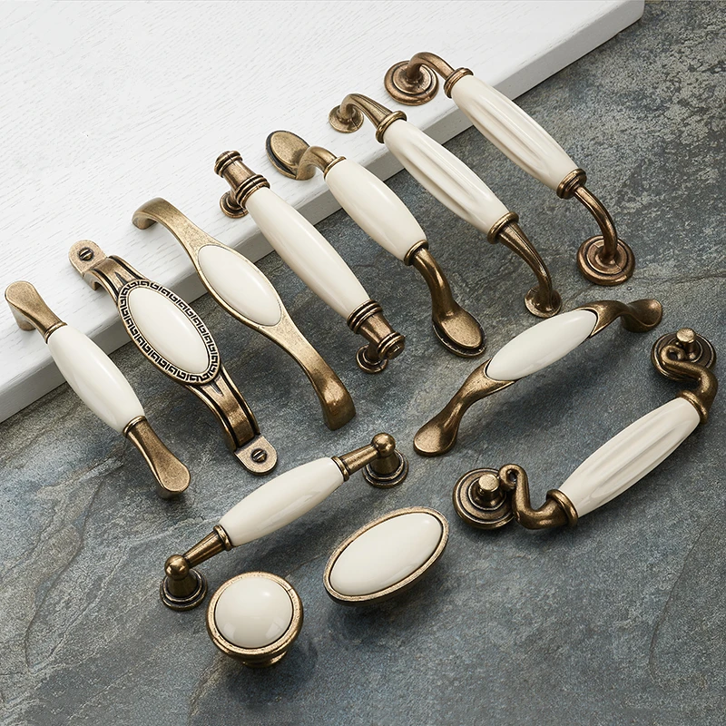 Antique Bronze Ceramic White Cabinet Handles Zinc Alloy Drawer knobs Wardrobe Door Handle Simple European Furniture Hardware
Antique Bronze Ceramic White Cabinet Handles Zinc Alloy Drawer knobs Wardrobe Door Handle Simple European Furniture Hardware