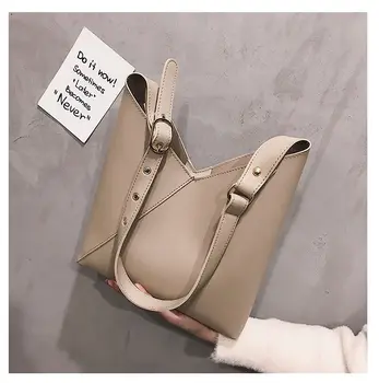 Small women's bag Limited flagship leisure messenger fashion bag women 2020 new classic
Small women's bag Limited flagship leisure messenger fashion bag women 2020 new classic