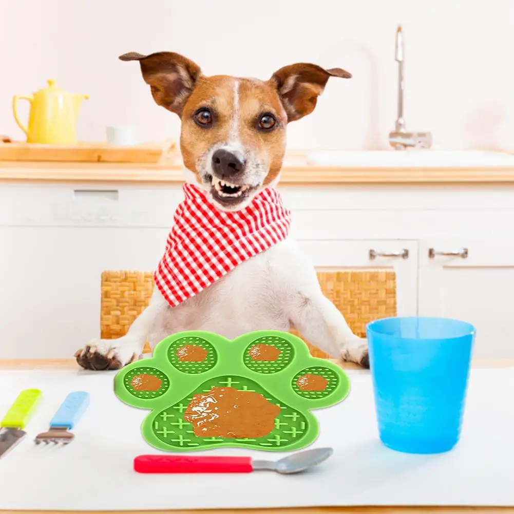 Dog Lick Mat, Dog Lick Cushion, Silicone Dog Lick Pads With Suction Cups,  Slow Feeding Dog Lick Mat, For Dog Bathing (red)