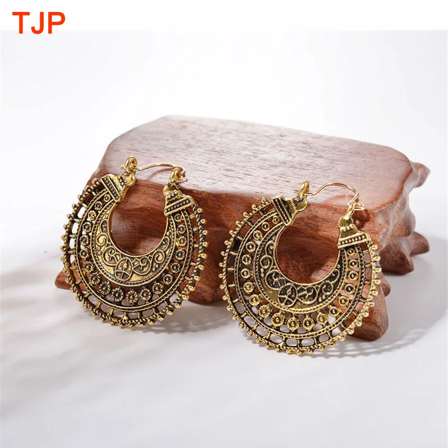 New Retro Vintage Bohemian Antique Gold Color Drop Earrings for Women Alloy Heart Round Dangle Statement Earring 2019 Fashion
New Retro Vintage Bohemian Antique Gold Color Drop Earrings for Women Alloy Heart Round Dangle Statement Earring 2019 Fashion
