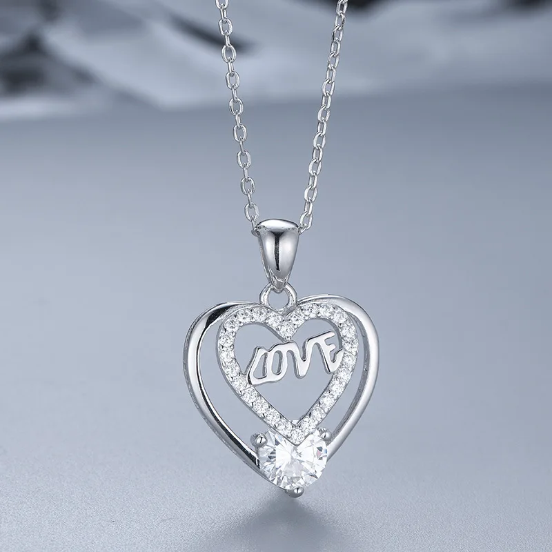 

CR Jewelry S925 Sterling Silver Heart Pendant Women's Simple Diamond Love Pendant Necklace Collarbone Chain Valentine's Day Gift