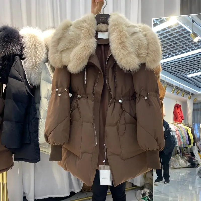 Big Fox fur collar Female parkers women down jacket 2021 new fashion casual 90% white duck down long sleeve loose coat
Big Fox fur collar Female parkers women down jacket 2021 new fashion casual 90% white duck down long sleeve loose coat