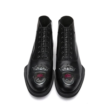 The Martin boots, the Korean version of the British lace-up, the low-top breathable Bullock, the Chelsea boot, the real leather
The Martin boots, the Korean version of the British lace-up, the low-top breathable Bullock, the Chelsea boot, the real leather