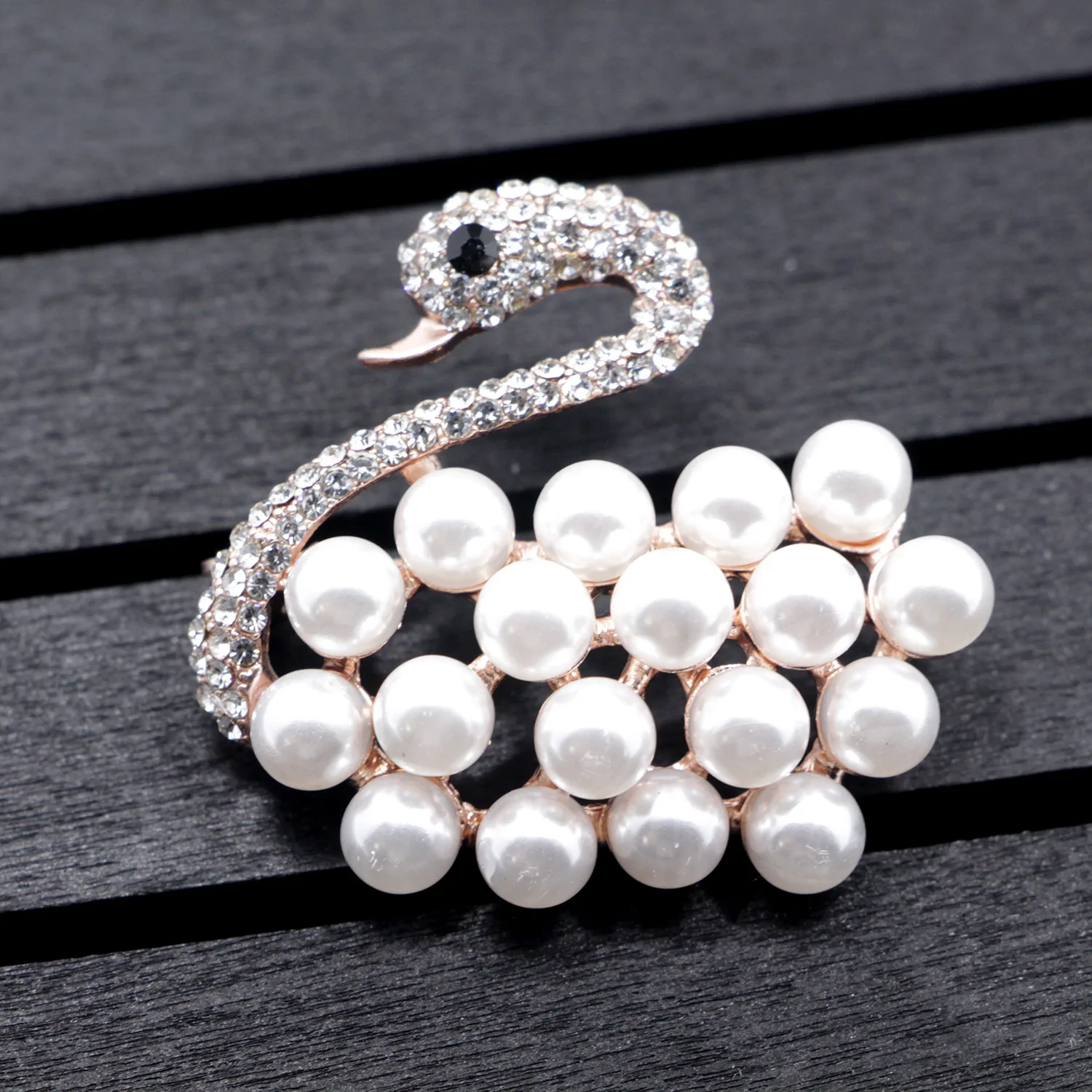 2019 New Elegant Swan Brooch for Women Wedding Bridal Pearl Animal Glass Brooches Pins for Party Bouquet DIY Party Accessories
2019 New Elegant Swan Brooch for Women Wedding Bridal Pearl Animal Glass Brooches Pins for Party Bouquet DIY Party Accessories