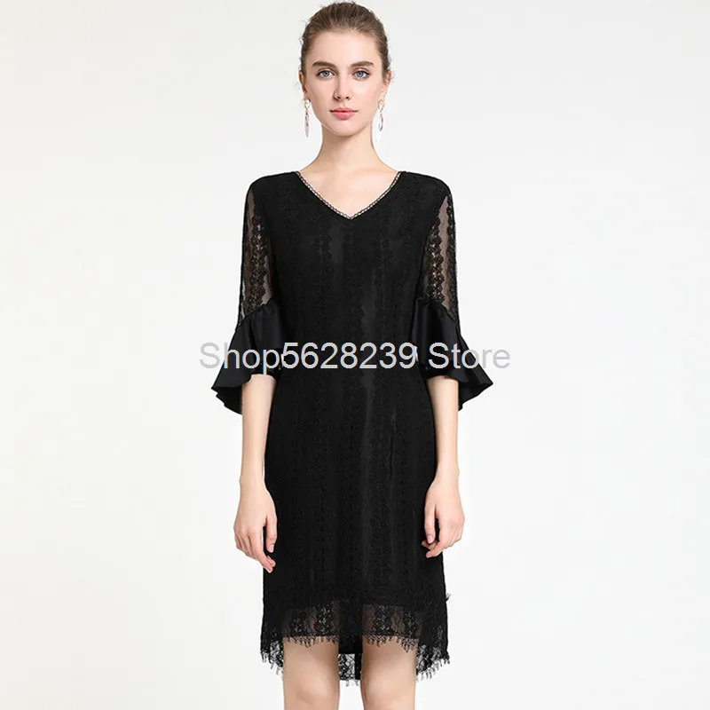 Women's Wear 2020 Season Lace Splicing Solid Color Lace V Collar Leakage Back Slim Fit Dress
Women's Wear 2020 Season Lace Splicing Solid Color Lace V Collar Leakage Back Slim Fit Dress