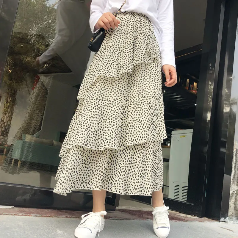 2019 spring and summer fairy skirt Korean casual walking high waist irregular wave point skirt female chiffon floral cake skirt
2019 spring and summer fairy skirt Korean casual walking high waist irregular wave point skirt female chiffon floral cake skirt