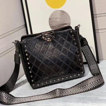 AMELIE GALANTI Crossbody bags for women 2019 new slanting fashion solid color simple wild female bag shoulder bag women handbag
AMELIE GALANTI Crossbody bags for women 2019 new slanting fashion solid color simple wild female bag shoulder bag women handbag