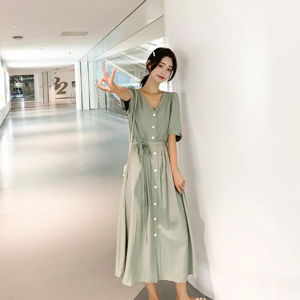 2020 Summer New Casual Fashion Women Loose Plus Size Solid Color V Neck Dress Pleated Single-breasted Short-sleeved Dress
2020 Summer New Casual Fashion Women Loose Plus Size Solid Color V Neck Dress Pleated Single-breasted Short-sleeved Dress