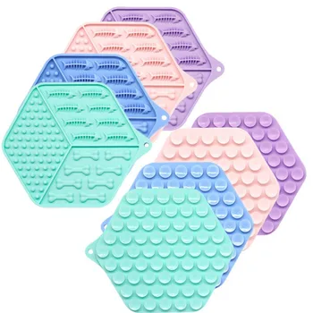 Pet Cat Dog Dinner Plate Silicone Material Slow Food Licking Plate Pad Soft Firm Bite Resistant Pet Pet Feeding Plate
Pet Cat Dog Dinner Plate Silicone Material Slow Food Licking Plate Pad Soft Firm Bite Resistant Pet Pet Feeding Plate