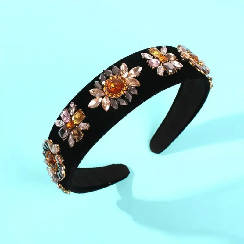 Retro Imitation Diamond Decor Headband Soft Corduroy Glass Drill Hair Hoop Band Premium Quality
Retro Imitation Diamond Decor Headband Soft Corduroy Glass Drill Hair Hoop Band Premium Quality