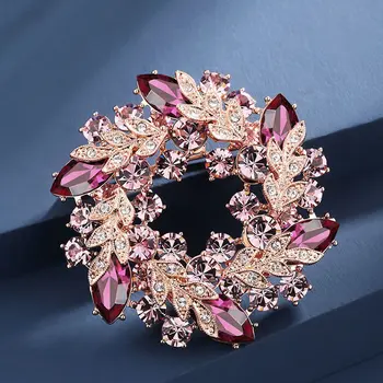 New High-end crystal brooch Gifts for women Clothes accessories brooches for women Enamel pins Coat cc brooch christmas jewelry
New High-end crystal brooch Gifts for women Clothes accessories brooches for women Enamel pins Coat cc brooch christmas jewelry