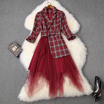 Spring 2020 for European and American women's wear Grid splicing irregular mesh yarn Three-quarter sleeve suit collar dress
Spring 2020 for European and American women's wear Grid splicing irregular mesh yarn Three-quarter sleeve suit collar dress