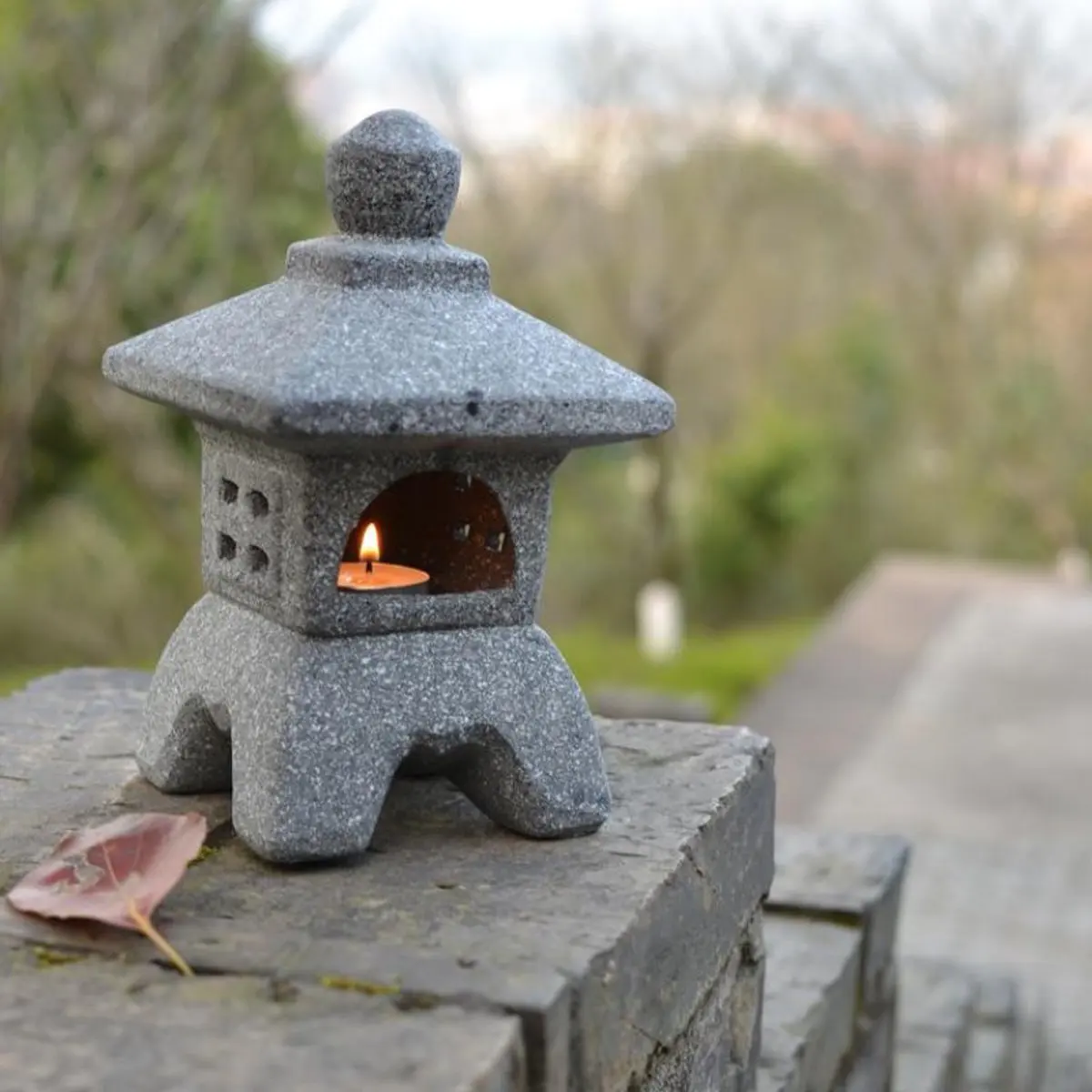 Garden Ornament Pagoda Garden Yard Sculpture Lantern Crafts Candle Holder Patio Garden Ornament Pagoda Garden Yard Sculpture Lantern Crafts Candle Holder Patio