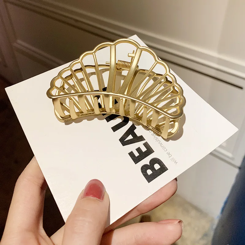2021 Women Girls Geometric Hair Claw Clamps Hair Crab Shape Hair Clip Styling Hair Accessories Large Size Hairpin
2021 Women Girls Geometric Hair Claw Clamps Hair Crab Shape Hair Clip Styling Hair Accessories Large Size Hairpin