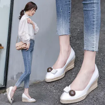 Wedge single shoes 2020 spring new leather high heels thick platform waterproof platform pointed toe straw women's shoes
Wedge single shoes 2020 spring new leather high heels thick platform waterproof platform pointed toe straw women's shoes
