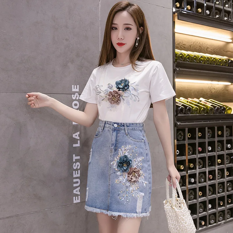 Photo Shoot New Style Spring And Autumn Stereo Embroidery Tassels with Holes Skirt + Stereo Embroidery Pure White Short-sleeved
Photo Shoot New Style Spring And Autumn Stereo Embroidery Tassels with Holes Skirt + Stereo Embroidery Pure White Short-sleeved