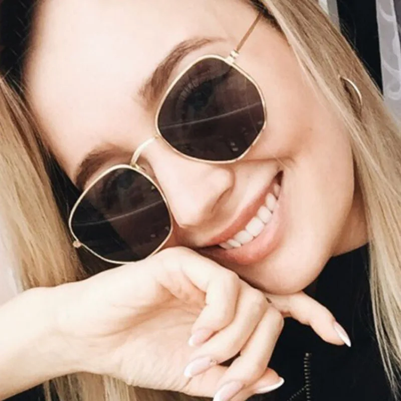 Sun Glasses 2020 Women Classic Small Frame Round Sunglasses Brand Designer Alloy Mirror Vintage Modis Oculos
Sun Glasses 2020 Women Classic Small Frame Round Sunglasses Brand Designer Alloy Mirror Vintage Modis Oculos