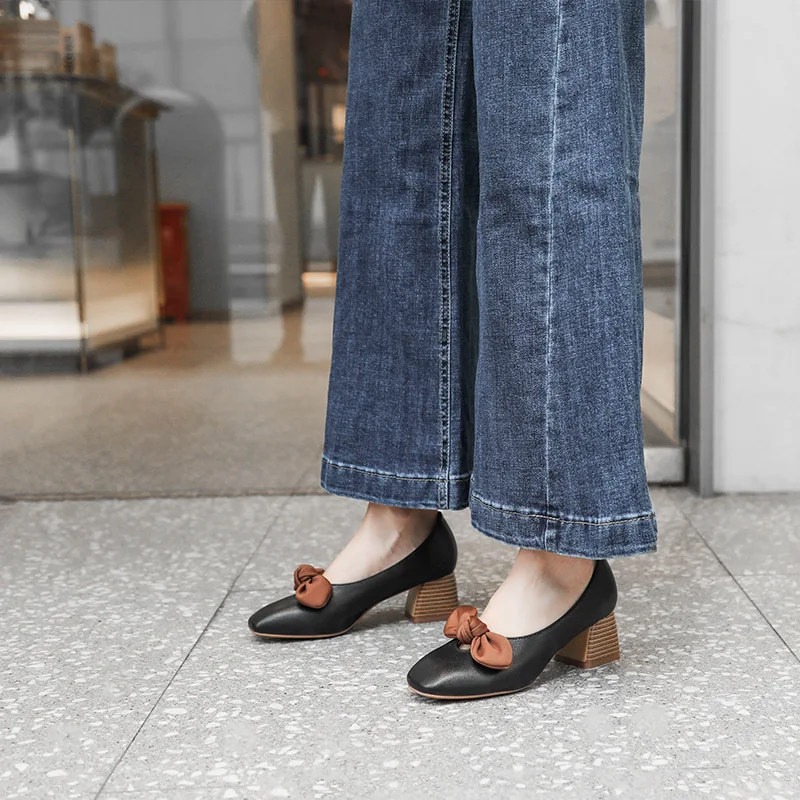 2019 Autumn Chunky-Heel Square Head Retro Grandma Shoes Women's Bow Shallow Mouth Single Shoes Semi-high Heeled Versatile WOMEN'
2019 Autumn Chunky-Heel Square Head Retro Grandma Shoes Women's Bow Shallow Mouth Single Shoes Semi-high Heeled Versatile WOMEN'