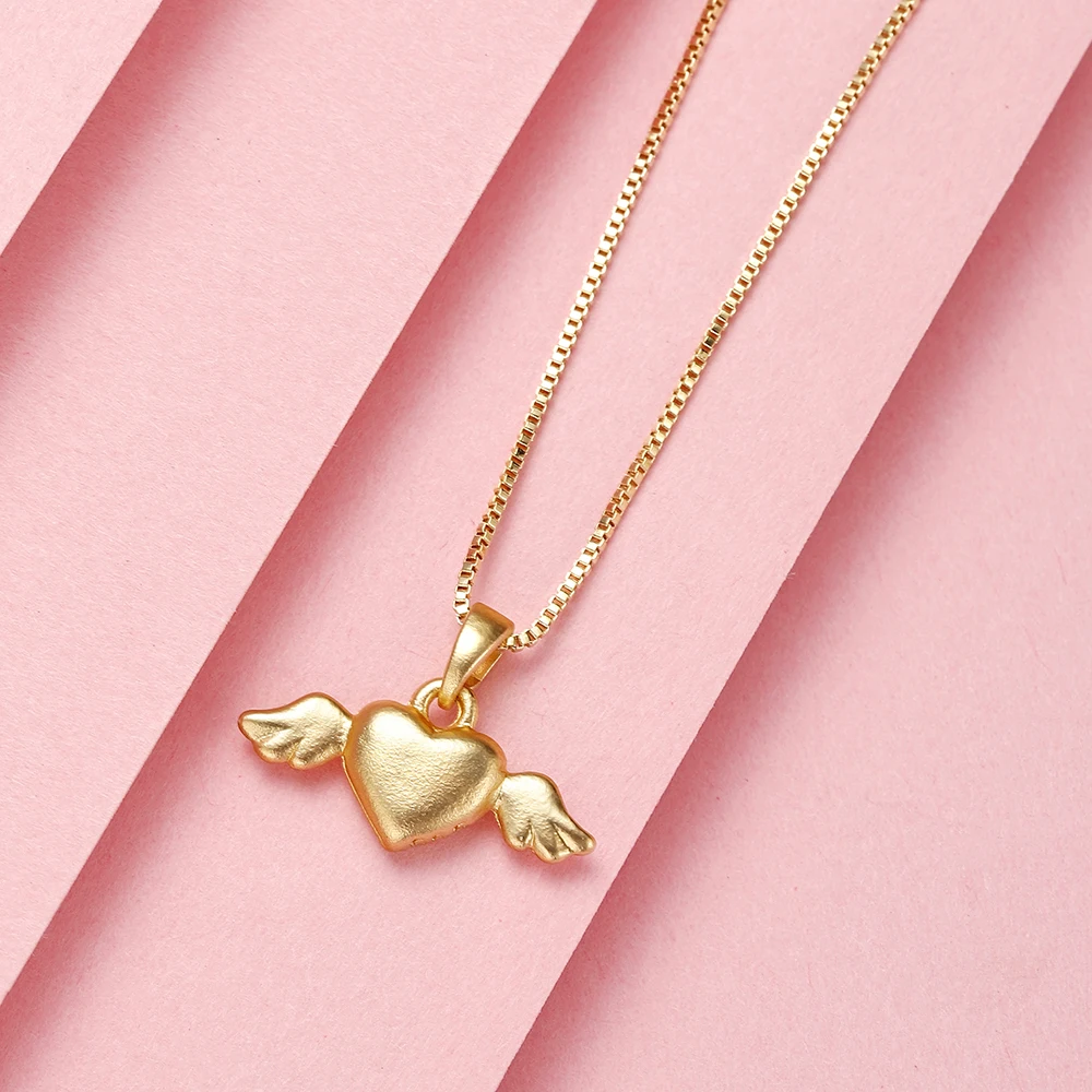 Ladies Pendant Charm Necklace Elegant Design Personalized Love Pattern Clavicle Chain Necklace Simple Birthday Pendant
Ladies Pendant Charm Necklace Elegant Design Personalized Love Pattern Clavicle Chain Necklace Simple Birthday Pendant