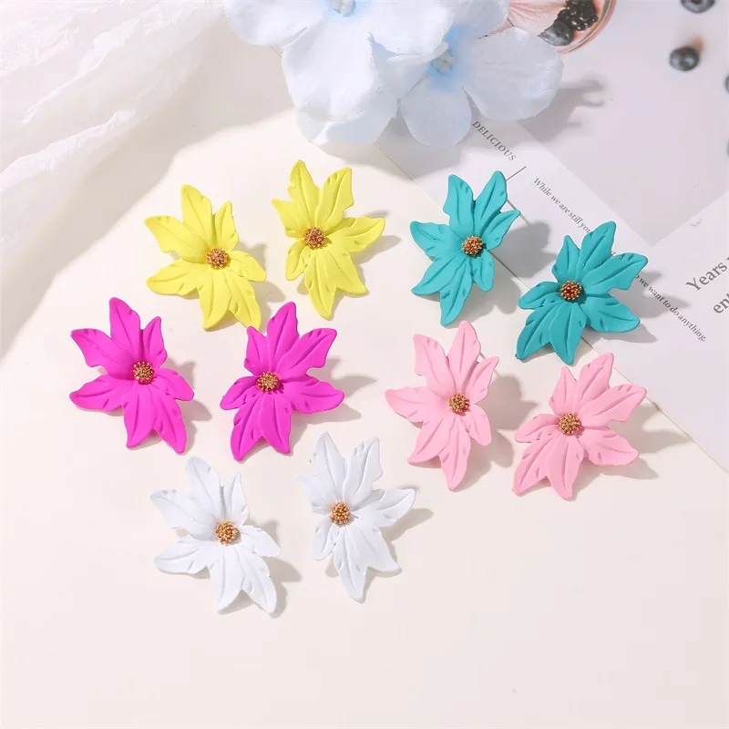 Fashion Sweet Color Solid Petals Petunia Simple Irregular Flower Geometry Earrings Color Big Earrings for Women Party Jewelry
Fashion Sweet Color Solid Petals Petunia Simple Irregular Flower Geometry Earrings Color Big Earrings for Women Party Jewelry