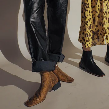 Fashion Leather Women Ankle Boots Printed Sneak back Zip Short Boots Runway Square Toe Low Heels Women Wiinter Boots Shoes Woman
Fashion Leather Women Ankle Boots Printed Sneak back Zip Short Boots Runway Square Toe Low Heels Women Wiinter Boots Shoes Woman