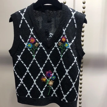 Women Knitted Cardigan Coat Autumn Winter 2020 Casual V-Neck Sleeveless Knit Sweater Coat Female Tops 
Women Knitted Cardigan Coat Autumn Winter 2020 Casual V-Neck Sleeveless Knit Sweater Coat Female Tops