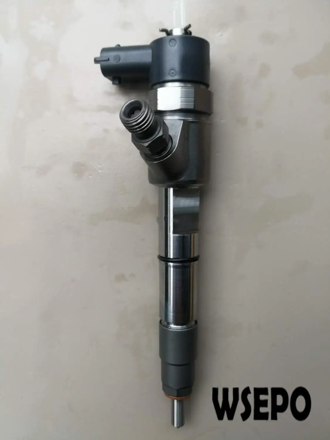 Top quality Replacement Electronically Common Rail Fuel Injector Assy. P/N 0445110333 for Multi Cylinder Heavy Diesel Engine
Top quality Replacement Electronically Common Rail Fuel Injector Assy. P/N 0445110333 for Multi Cylinder Heavy Diesel Engine