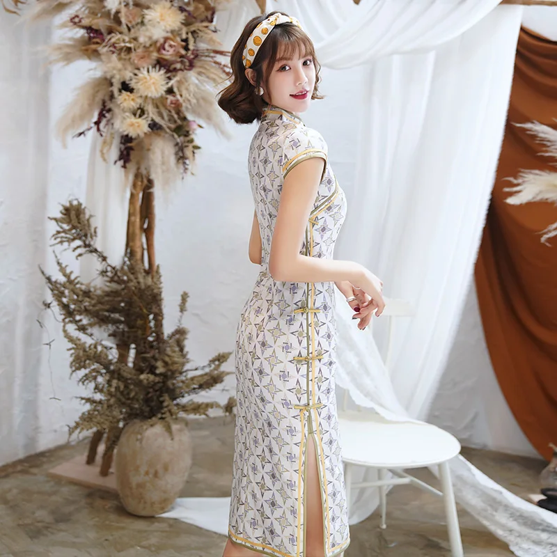 Chinese Dresses Cheongsam Classical Green Mosaic Stars Long Dress Sexy Split Tang Costume Lady Banquet Qipao
Chinese Dresses Cheongsam Classical Green Mosaic Stars Long Dress Sexy Split Tang Costume Lady Banquet Qipao