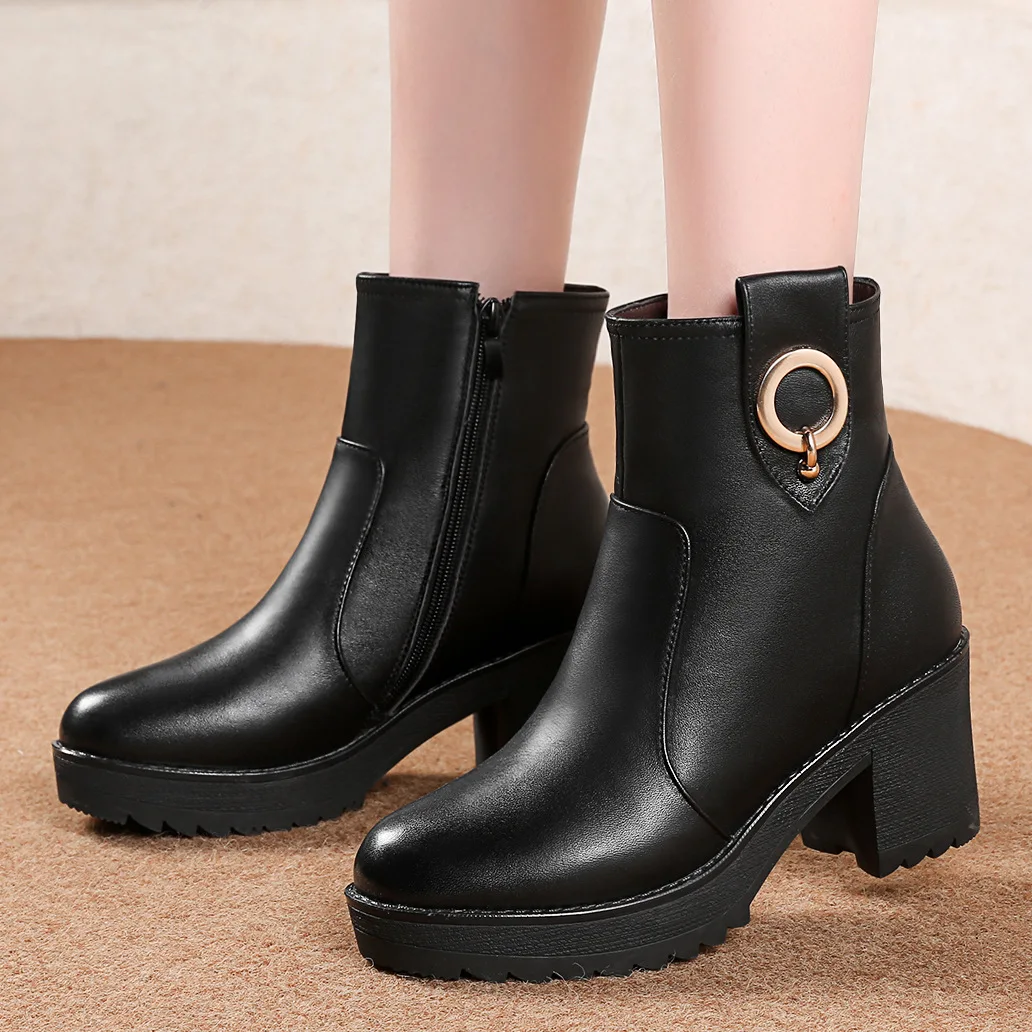 New Autumn and Winter Women's Boots with Thick heels, British Warm Leather Boots, Cotton Shoes and Snowy Boots
New Autumn and Winter Women's Boots with Thick heels, British Warm Leather Boots, Cotton Shoes and Snowy Boots