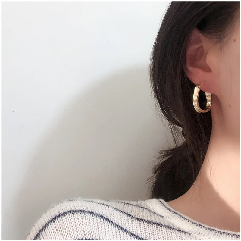 New Simple Geometry Earring Gold Sliver Color Retro Personality Matte Earrings Fashion Large Hollow Drop Earrings Jewelry
New Simple Geometry Earring Gold Sliver Color Retro Personality Matte Earrings Fashion Large Hollow Drop Earrings Jewelry