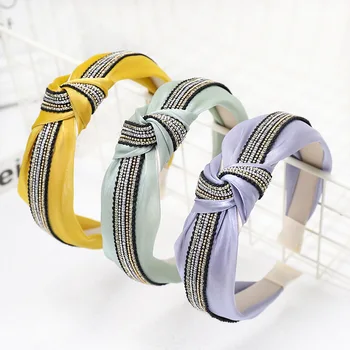 DUOJIAOYAN New Bright Silk Headband Middle Knot Bow Headwear Fabric Splicing Hair Accessories Women Fashion Sweet Girls Hairband
DUOJIAOYAN New Bright Silk Headband Middle Knot Bow Headwear Fabric Splicing Hair Accessories Women Fashion Sweet Girls Hairband