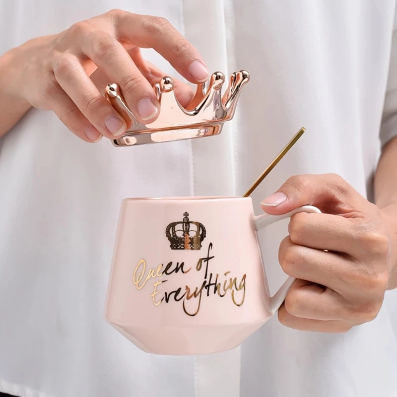 

Crown Ceramic Mug Cute Coffee Mug Milk Cup with Spoon Lid Coffee Tea Cup 300ML Capacity Water Mugs Creative Gift Home Decoration