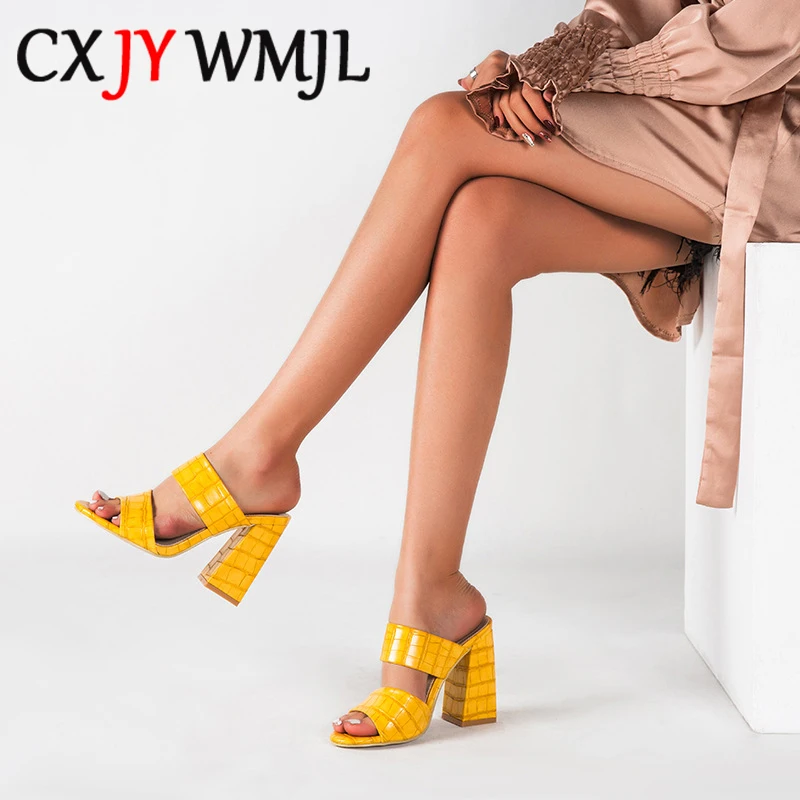 Big Size Crocodile Pattern Women Square High Heel Slippers PU Thick Bottom Open Toe Slipper Summer Sexy Leather Wedge Flip Flop
Big Size Crocodile Pattern Women Square High Heel Slippers PU Thick Bottom Open Toe Slipper Summer Sexy Leather Wedge Flip Flop