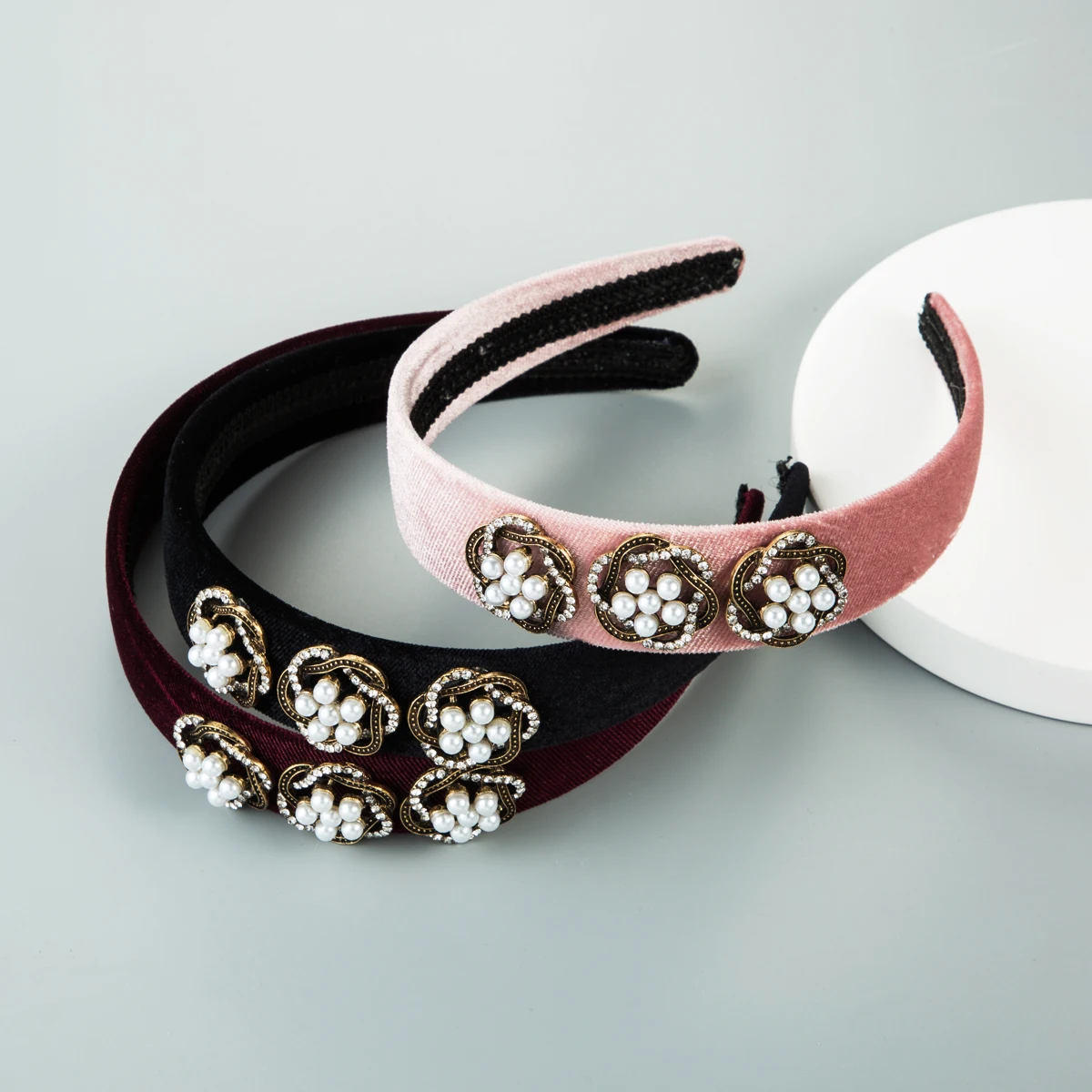 2020 Za Korean New Design Top Turban Headband High Class Pearl and Rhinestone Flower No Slip Hair Band for Woman Hair Accessory
2020 Za Korean New Design Top Turban Headband High Class Pearl and Rhinestone Flower No Slip Hair Band for Woman Hair Accessory
