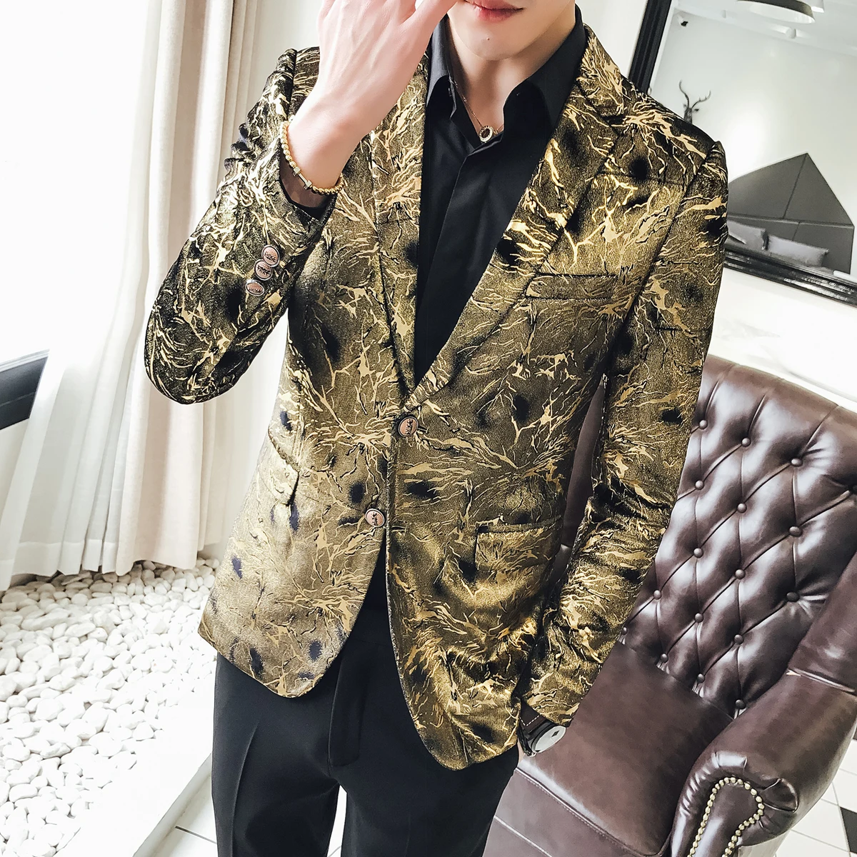 Shinny Gold Club Party Blazer Men 2018 Velvet Blazer Hombre Business Casual Wedding Suit Jacket 2 Button Designer Blazer 5xl 
Shinny Gold Club Party Blazer Men 2018 Velvet Blazer Hombre Business Casual Wedding Suit Jacket 2 Button Designer Blazer 5xl