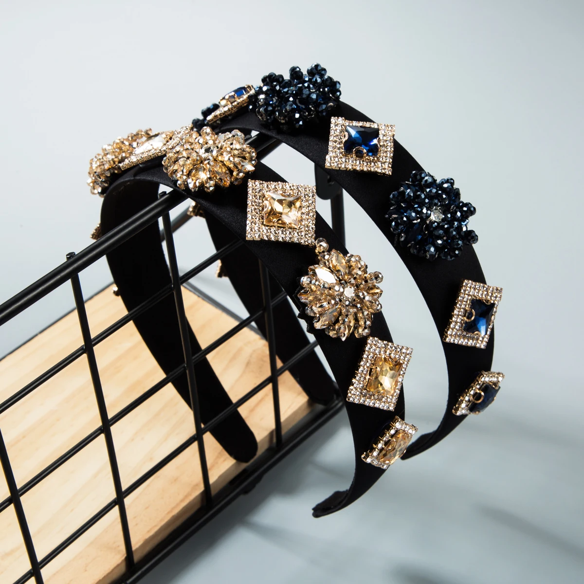 2020 New Design Baroque Vintage Hair Band for Woman Blue Coffee Crystal Flower Geometric Square Rhinestone Hair Bands for Woman
2020 New Design Baroque Vintage Hair Band for Woman Blue Coffee Crystal Flower Geometric Square Rhinestone Hair Bands for Woman