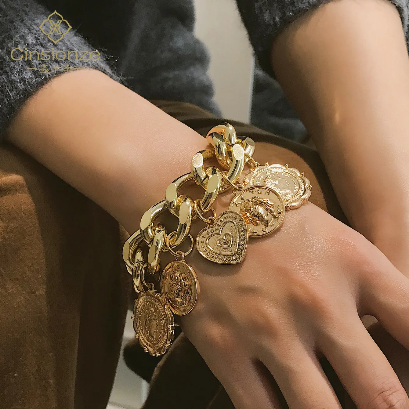 Cinsionze Punk Thick Golden Silver Chain Coin Retro Bracelet Female Personality Embossed Portrait Geometric Bracelet for Women
Cinsionze Punk Thick Golden Silver Chain Coin Retro Bracelet Female Personality Embossed Portrait Geometric Bracelet for Women