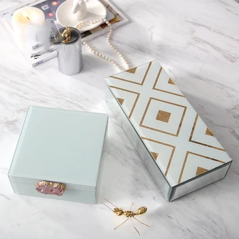 Modern Golden Diamond Pattern Rectangle Glass Jewelry Box Storage Box Luxtry Bedroom Living Room Soft Decor Ornament Accessories
Modern Golden Diamond Pattern Rectangle Glass Jewelry Box Storage Box Luxtry Bedroom Living Room Soft Decor Ornament Accessories