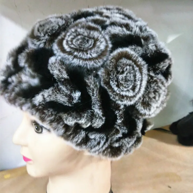 Модная женская Шапка-бини H7533, шапочки с защитой ушей из меха кролика Рекс, Женская утолщенная теплая шапка с девять розами
Модная женская Шапка-бини H7533, шапочки с защитой ушей из меха кролика Рекс, Женская утолщенная теплая шапка с девять розами