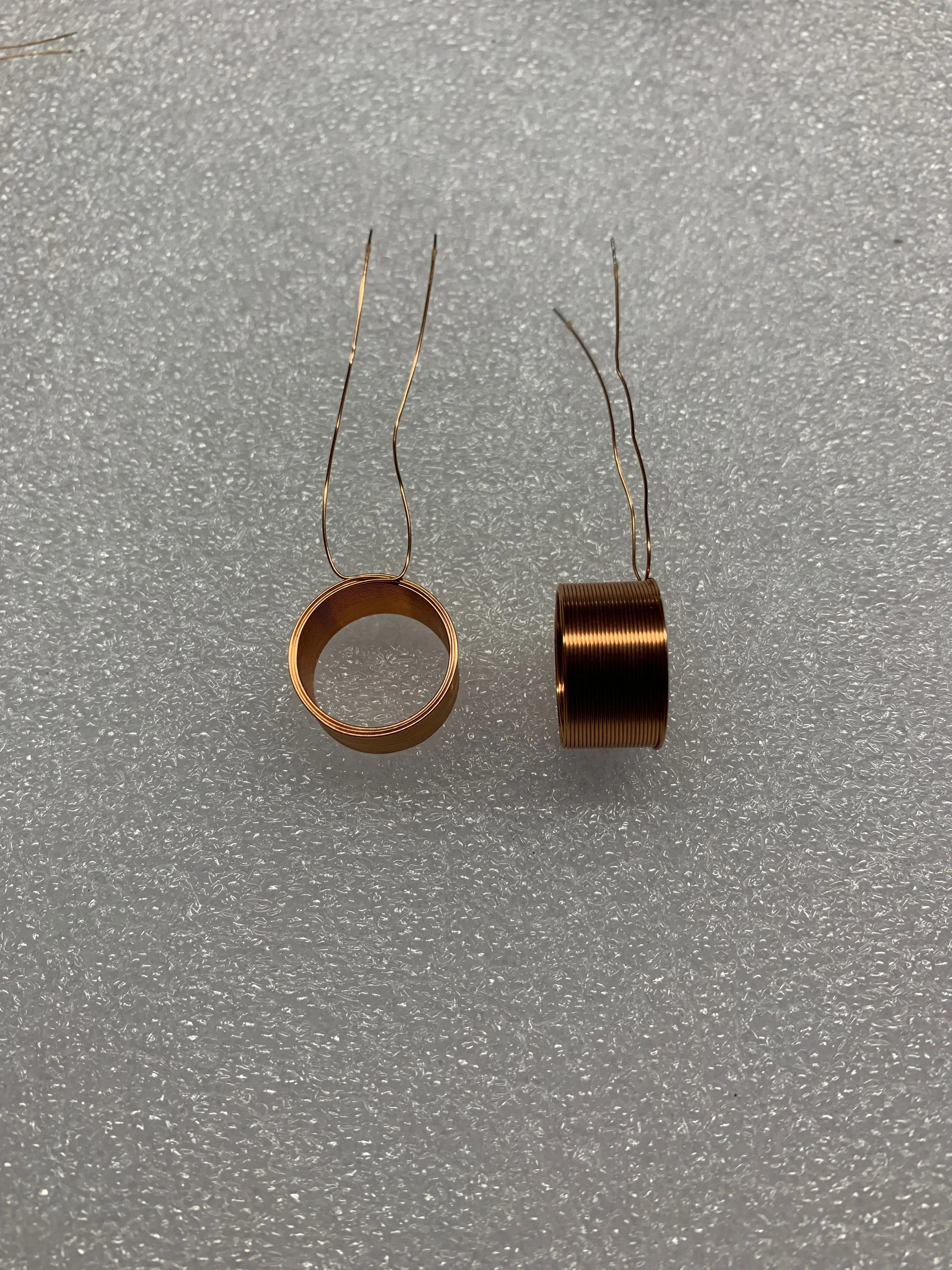 Inner 15*0.35 Wire*High 9.5*Inductance 35uh*Outer 17mm*Other Sizes Can Be Customized Hollow Self-adhesive Coil
Inner 15*0.35 Wire*High 9.5*Inductance 35uh*Outer 17mm*Other Sizes Can Be Customized Hollow Self-adhesive Coil