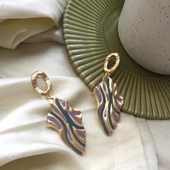 AOMU 2020 New Colorful Painted Enamel Geometric Irregular Drop Earrings Metal Gold Color Leaf Earrings for Women Jewelry
AOMU 2020 New Colorful Painted Enamel Geometric Irregular Drop Earrings Metal Gold Color Leaf Earrings for Women Jewelry