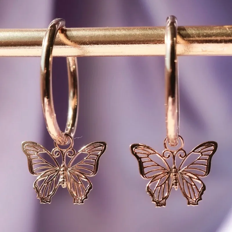 VILAGE Romantic Butterfly Drop Earrings for Woman Rose Gold Color Hollow-out Elegant Design Female Ear Hoop Trendy Jewelry Hot
VILAGE Romantic Butterfly Drop Earrings for Woman Rose Gold Color Hollow-out Elegant Design Female Ear Hoop Trendy Jewelry Hot