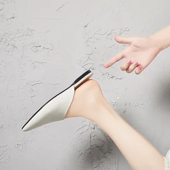 Spring and Summer Sandals and Slippers 2020 Header Level Kraft Small Tip Flat Outdoor Fashion Sandals Baotou Flat Shoes
Spring and Summer Sandals and Slippers 2020 Header Level Kraft Small Tip Flat Outdoor Fashion Sandals Baotou Flat Shoes