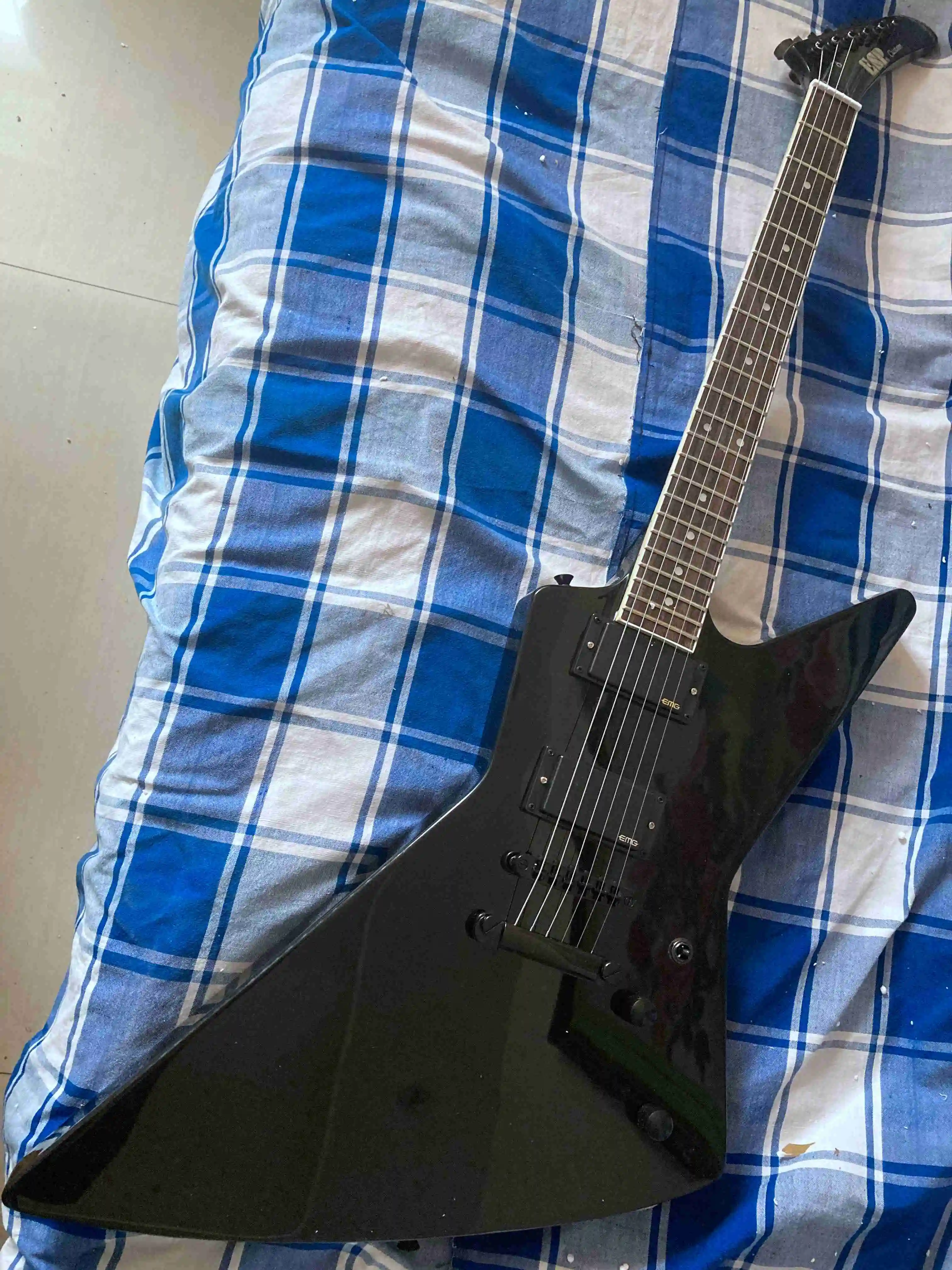 Free shipping Hot Selling 6 Strings Custom ESP Explorer -250 II White Active pickups Electric Guitar | Спорт и развлечения