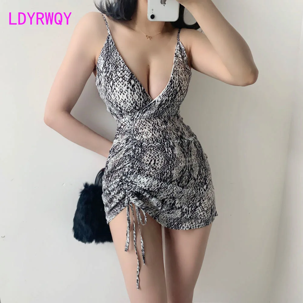 Beach Holiday Drawstring Folds Slim Irregular Deep V-Neck Print Sling Halter Dress Leopard Sheath Office Lady Polyester
Beach Holiday Drawstring Folds Slim Irregular Deep V-Neck Print Sling Halter Dress Leopard Sheath Office Lady Polyester