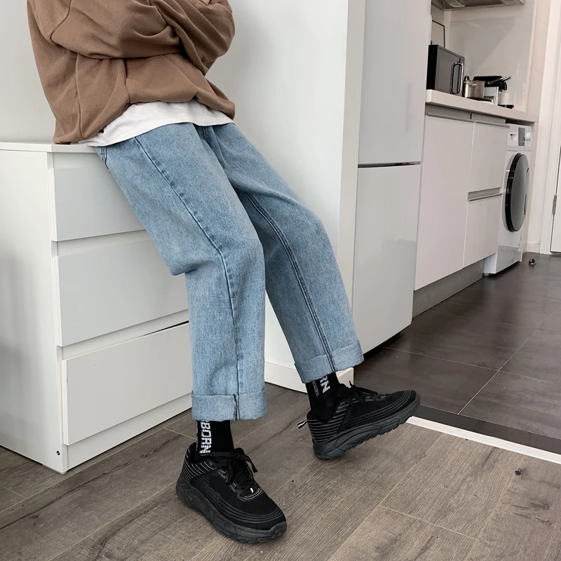 Men's jeans 2020 spring and summer new solid color comfortable wild handsome loose jeans young personality fashion trends
Men's jeans 2020 spring and summer new solid color comfortable wild handsome loose jeans young personality fashion trends