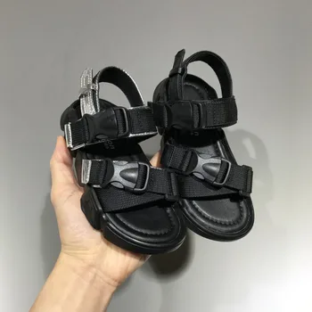 2020 New Summer Children Sandals for Boys Fashion Flat Beach Shoes Kids Sports Casual Student Leather Soft Non slip Wild Sandals 
2020 New Summer Children Sandals for Boys Fashion Flat Beach Shoes Kids Sports Casual Student Leather Soft Non slip Wild Sandals