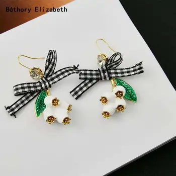 Elizabety Fashion Vintage Handmade Round Beads Leaves Tassel Earrings For Woman Girls Wedding Alloy Jewelry Brincos
Elizabety Fashion Vintage Handmade Round Beads Leaves Tassel Earrings For Woman Girls Wedding Alloy Jewelry Brincos