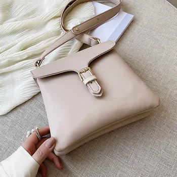 Female Solid Large Pu Leather Crossbody Bags For Women 2020 Shoulder Messenger Bag Ladies Hand Sling Luxury Handbags Designer 
Female Solid Large Pu Leather Crossbody Bags For Women 2020 Shoulder Messenger Bag Ladies Hand Sling Luxury Handbags Designer